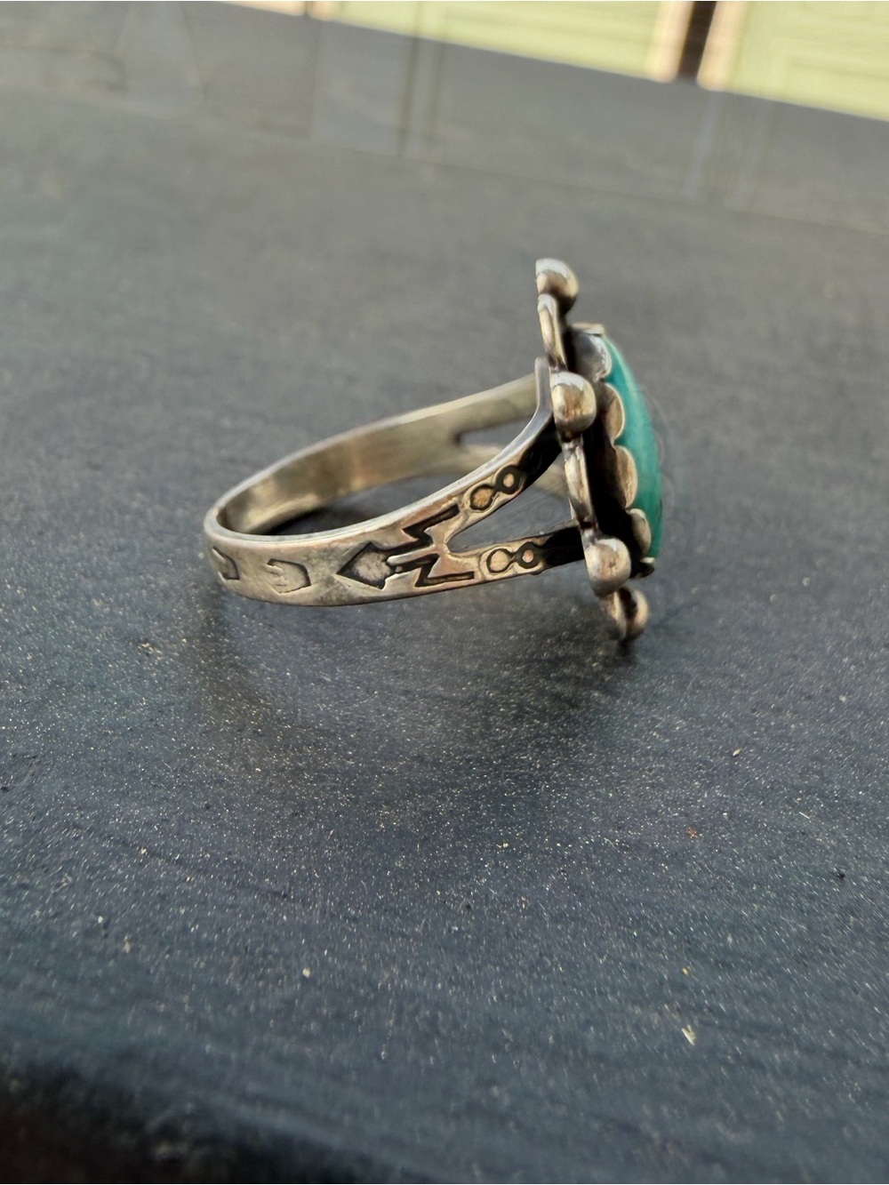 Vintage 925 Ring with Turquoise Oval Center - Blue Green - Size 7 - Picture 2 of 7